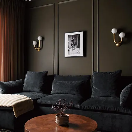 Dreamy With Fireplace, Rooftop, Gym, Parking, Sleeps 5 With King Bed, Sleeper Sofa, Hidden Bunk, Shared Rooftop And Gym, Free Dedicated Parking, Minutes To Broadway, Five Points & Grand Ole Opry, 24 Hr Hospitality