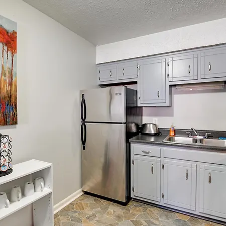 1 Mi To Dtwn: Pet-friendly In