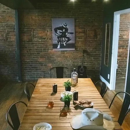 The Lofts At 107 Aparthotel