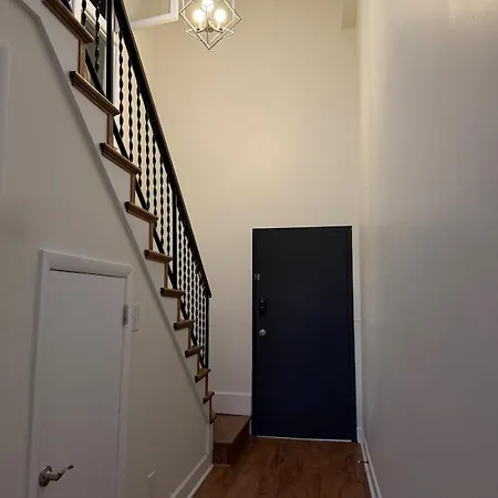 The Lofts At 107 Aparthotel
