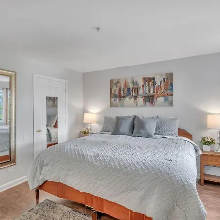 2br2bthsleep 6, Walk To Broadway! Pool Apartment Nashville