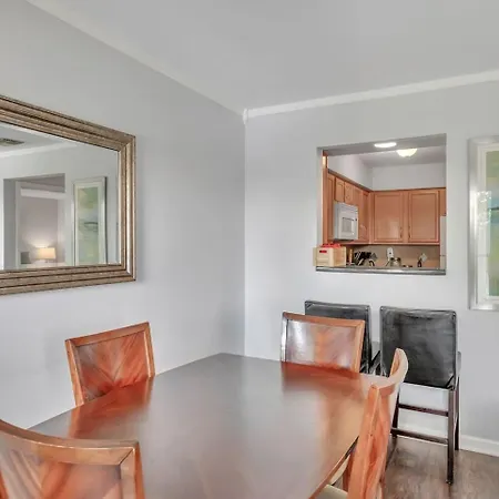 2br2bthsleep 6, Walk To Broadway! Pool *