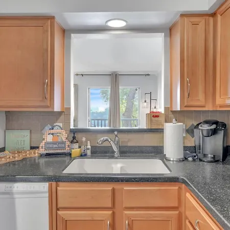 Apartment 2br2bthsleep 6, Walk To Broadway! Pool Nashville