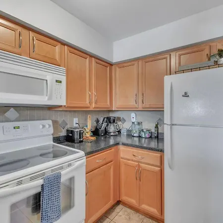 2br2bthsleep 6, Walk To Broadway! Pool Apartment Nashville