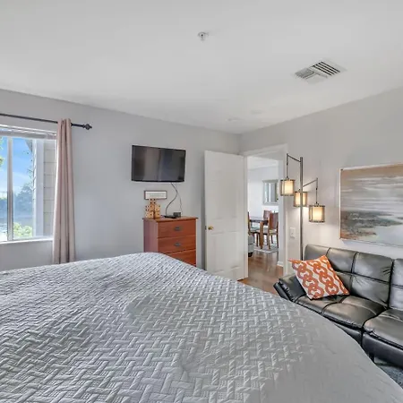 2br2bthsleep 6, Walk To Broadway! Pool Apartment Nashville