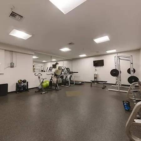 Apartment 2br2bthsleep 6, Walk To Broadway! Pool