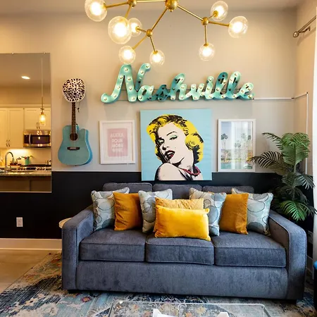 Heights Townhome With Free Parking & 3 Baths Apartment