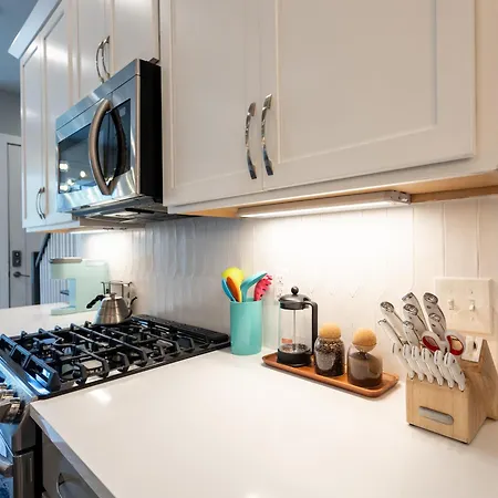 Heights Townhome With Free Parking & 3 Baths Nashville