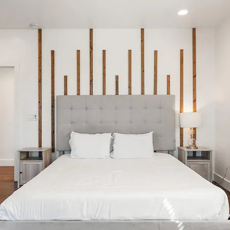 Holiday home Rooftop Golf Grill And Firepit With Downtown Views Only 8min To Broadway Nashville
