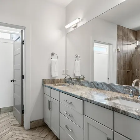 8min To Downtown With Rooftop Golf Grill And Firepit *