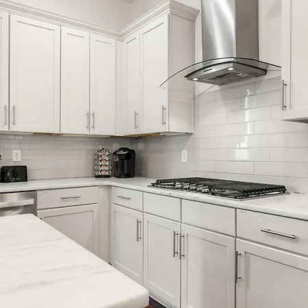 Holiday home Rooftop Golf Grill And Firepit With Downtown Views Only 8min To Broadway Nashville