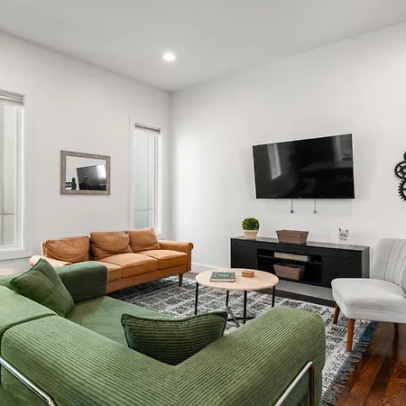 Holiday home Downtown Views With Rooftop Golf Grill And Firepit Only 8min To Broadway Nashville