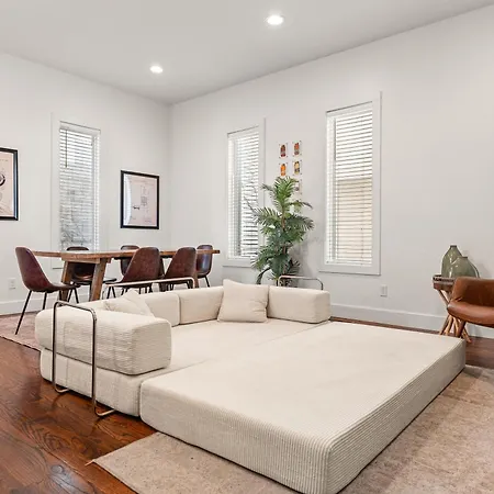 Rooftop Golf Grill And Firepit With Downtown Views Only 8min To Broadway Holiday home