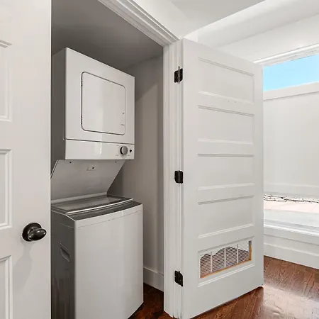 Rooftop Golf Grill And Firepit With Downtown Views Only 8min To Broadway Holiday home *