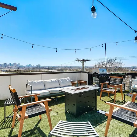 Holiday home Rooftop Golf Grill And Firepit With Downtown Views Only 8min To Broadway *