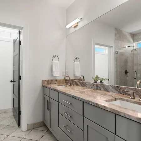 Downtown Views With Rooftop Golf Grill And Firepit Only 8min To Broadway *