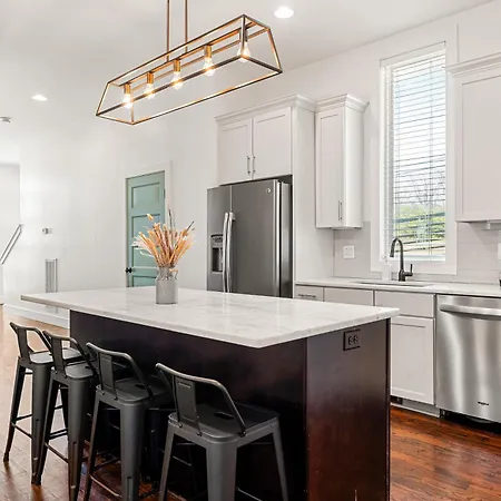 Rooftop Golf Grill And Firepit With Downtown Views Only 8min To Broadway * Nashville