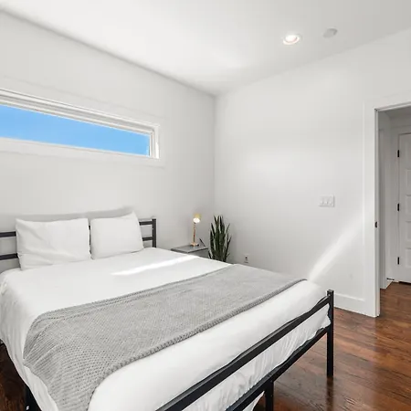 Holiday home 8min To Downtown With Rooftop Golf Grill And Firepit Nashville