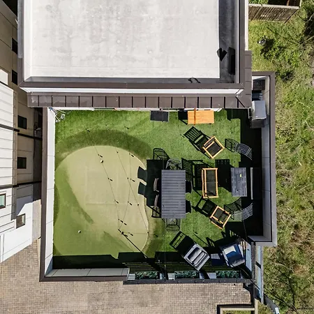 Holiday home 8min To Downtown With Rooftop Golf Grill And Firepit Nashville