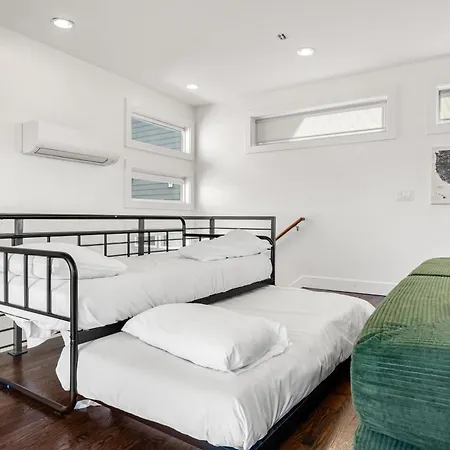 Holiday home 8min To Downtown With Rooftop Golf Grill And Firepit Nashville