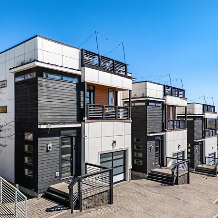 Holiday home Rooftop Golf Grill And Firepit With Downtown Views Only 8min To Broadway