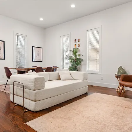 Holiday home Rooftop Golf Grill And Firepit With Downtown Views Only 8min To Broadway Nashville