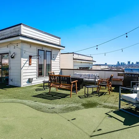 Holiday home Rooftop Golf Grill And Firepit With Downtown Views Only 8min To Broadway