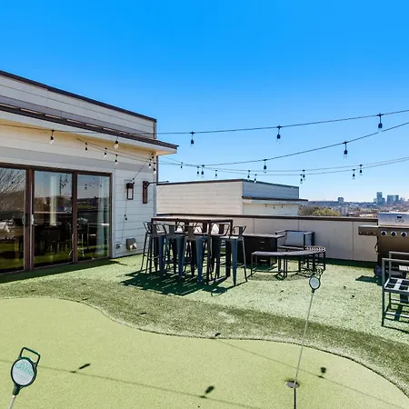 Downtown Views With Rooftop Golf Grill And Firepit Only 8min To Broadway * Nashville