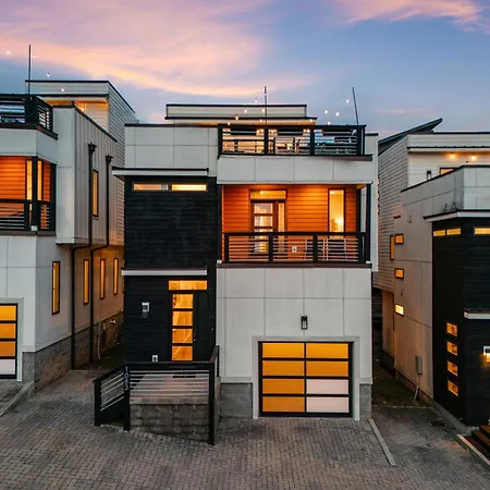 Holiday home Downtown Views With Rooftop Golf Grill And Firepit Only 8min To Broadway