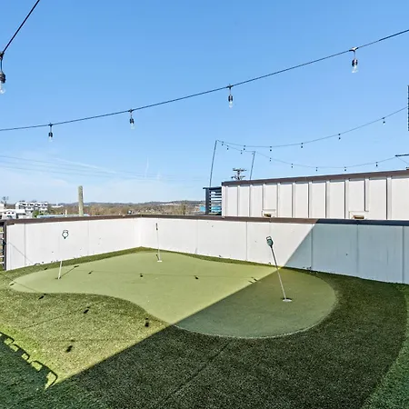 Downtown Views With Rooftop Golf Grill And Firepit Only 8min To Broadway * Nashville