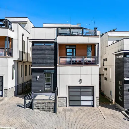 Holiday home Downtown Views With Rooftop Golf Grill And Firepit Only 8min To Broadway Nashville