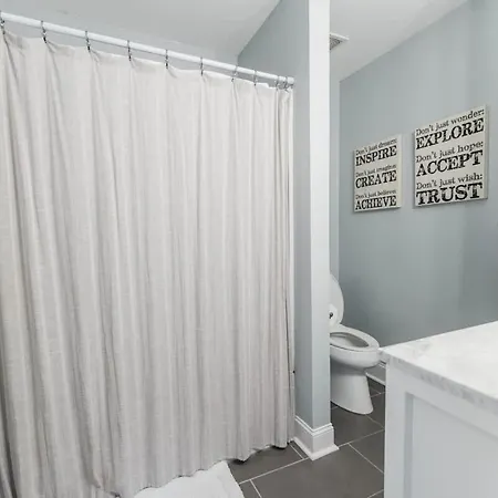 Cozy Retreat 10 Min To Broadway Holiday home Nashville