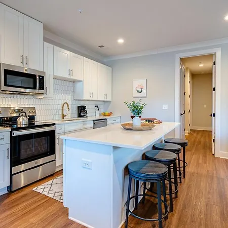 Mesmerize Melrose - 5 Mins To Broadway - Rooftop Deck *