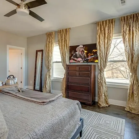 Cultured Coach - Music Row - Mins To Downtown *