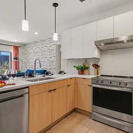 Hyve - Boho Bliss - 3 Bedroom - Located In Sobro