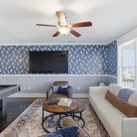 New 7 Mins To Broadway Sleeps 8 *