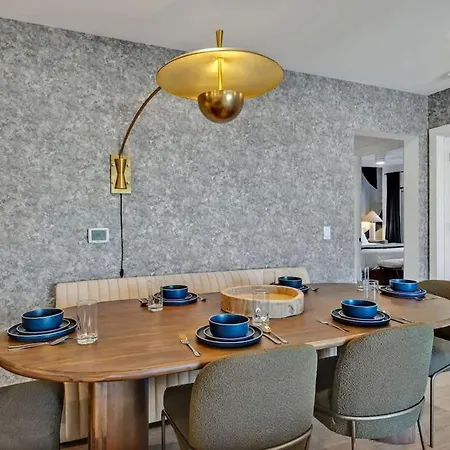 Holiday home Hyve-the Cosmo-walk To Broadway *