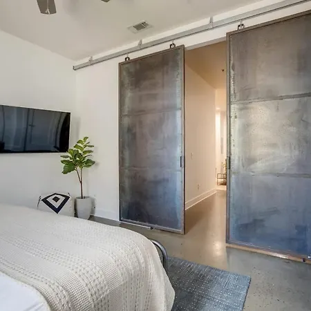 Holiday home Lofts At 30th - Modern Life - Mins To Broadway *