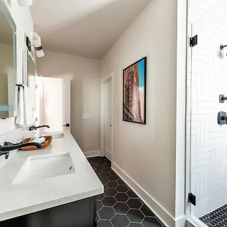 Holiday home Luxe-cowboy Country-patio Hot Tub-downtown Living Nashville