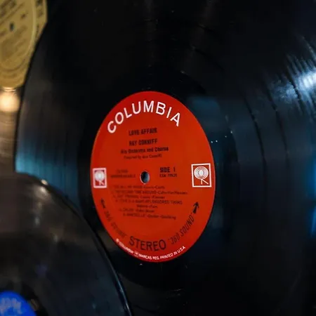 The Second Fiddle-odyssey-mins To Broadway *