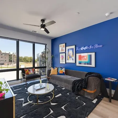 Penthouse Blues-odyssey-pool & Gym-mins 2 Broadway *