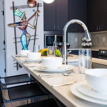 Flora - Odyssey - Heart Of Midtown Holiday home Nashville