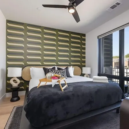 Penthouse Blues-odyssey-pool & Gym-mins 2 Broadway * Nashville