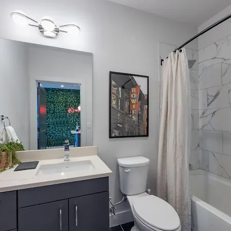 Modern Muse-odyssey-full Gym-heart Of Midtown