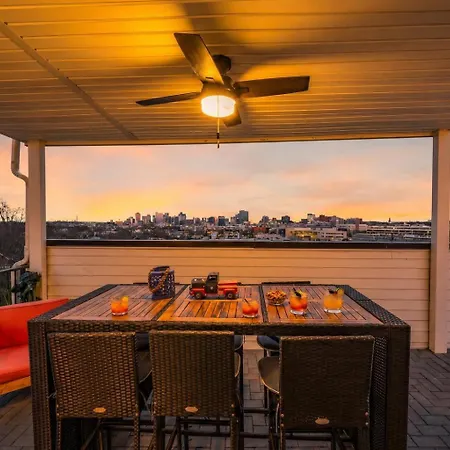 Holiday home New Nashvegas Downtown Rooftop Views 13beds *