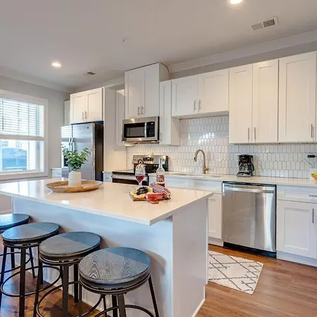 Holiday home Melrose Mix - Rooftop Deck - 5 Mins To Broadway *