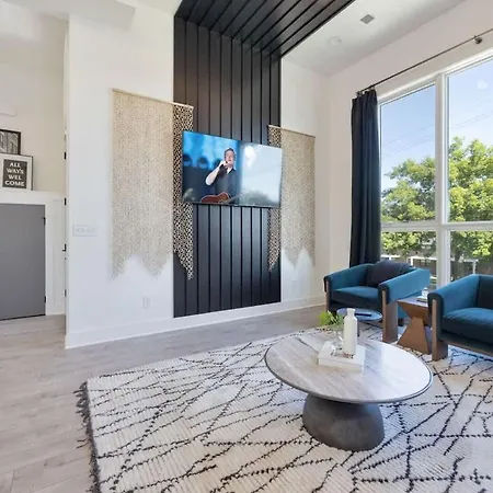 Luxe-elevate-modern Luxury-stunning Views