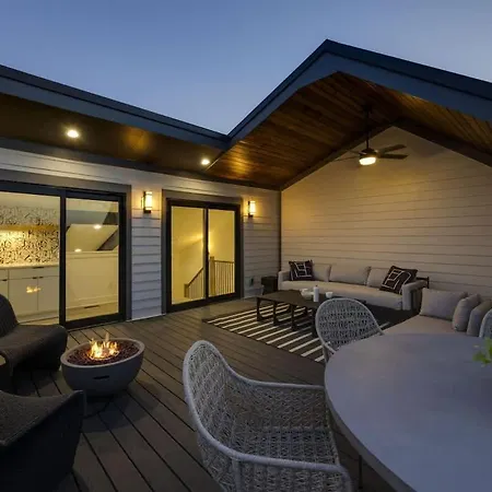 Holiday home Luxe-elevate-modern Luxury-stunning Views