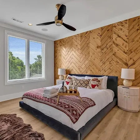 Bass - Private Rooftop - 8 Mins To Broadway Holiday home Nashville