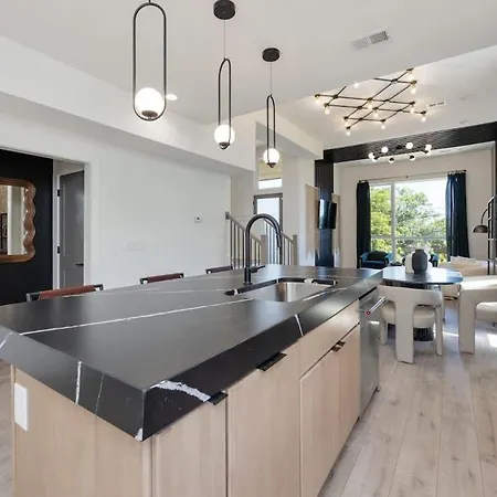 Luxe-elevate-modern Luxury-stunning Views *